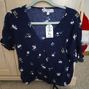 Hippie Rose Women's Navy & White Floral Tie Wrap Short Sleeve Blouse Top NWOT